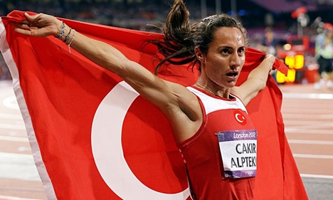 Nhà vô địch 1.500m Olympic London bị tước HCV