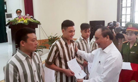 Phút cuối trong màu áo phạm nhân