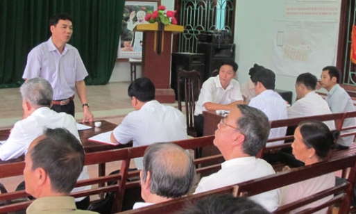 Đồng chí Nguyễn Hữu Quất, Phó Bí thư Thường trực Tỉnh ủy dự sinh hoạt Chi bộ tại Yên Phong