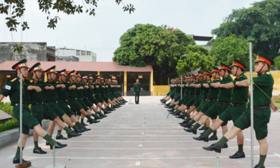Luyện tập tham gia Lễ kỷ niệm 70 năm Ngày truyền thống LLVT Quân khu 1
