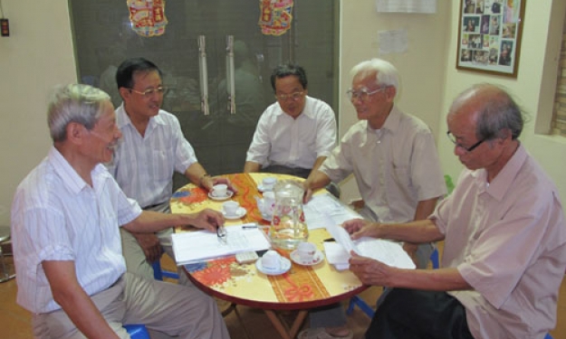 Có một Thi đàn Siêu Loại