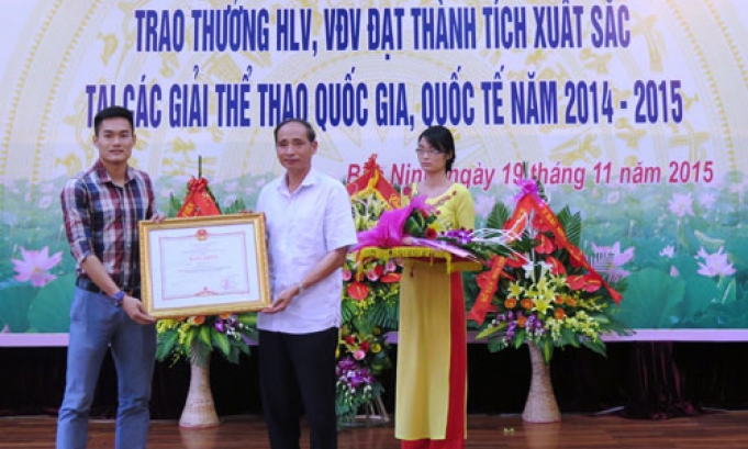 Gặp mặt và trao thưởng HLV, VĐV đạt thành tích xuất sắc tại các giải thể thao Quốc gia và Quốc tế 