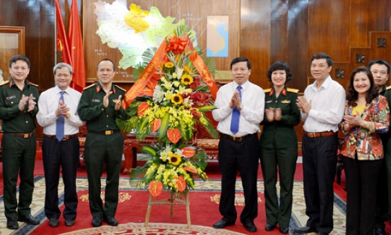 Thường trực Tỉnh ủy làm việc với lãnh đạo Tập đoàn Viễn thông Quân đội 
