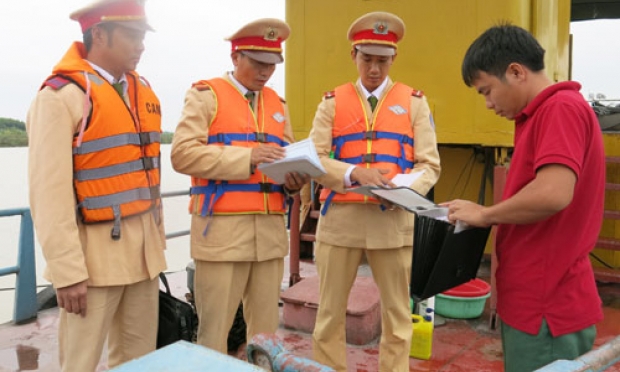 Chủ lực trong đấu tranh, xử lý khai thác trái phép cát sỏi lòng sông