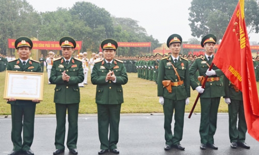 Trường Sĩ quan Chính trị kỷ niệm 40 năm ngày truyền thống và đón nhận Huân chương Quân công hạng Nhì