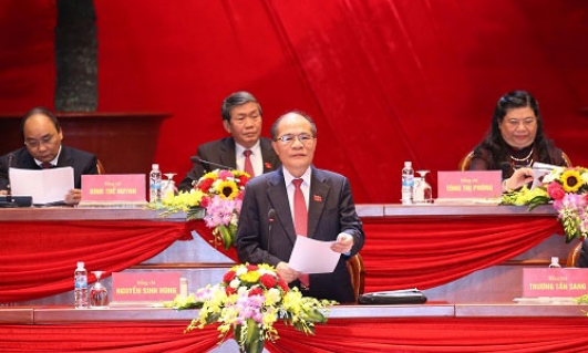 Đại hội XII của Đảng thảo luận các văn kiện tại Hội trường 