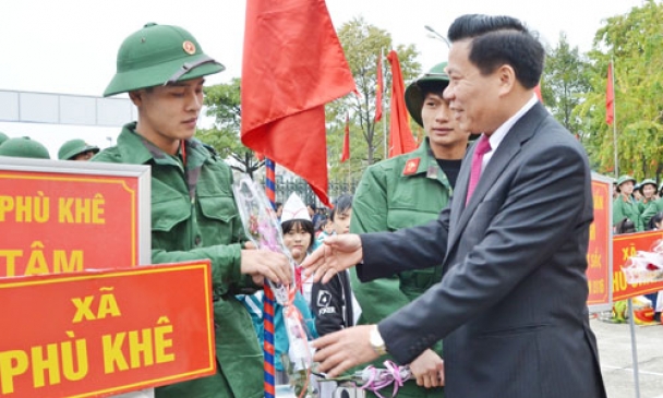 Lễ giao, nhận quân trang trọng, an toàn, đủ chỉ tiêu