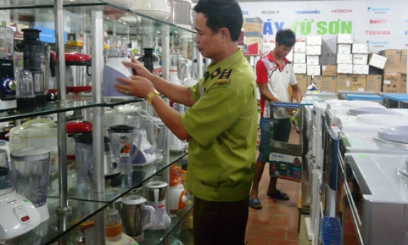 Phát hiện, xử lý hơn 240 vụ vi phạm các quy định trong lĩnh vực thương mại