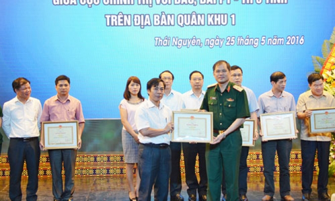 Phối hợp tuyên truyền công tác quốc phòng, quân sự địa phương trên địa bàn Quân khu 1