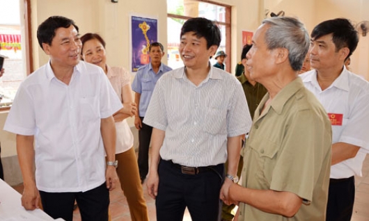 Phó Bí thư Thường trực Tỉnh ủy Nguyễn Hữu Quất kiểm tra công tác chuẩn bị bầu cử tại huyện Gia Bình và Thuận Thành