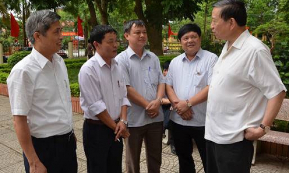 Các ứng cử viên đại biểu Quốc hội khóa XIV và đại biểu HĐND các cấp tiếp xúc cử tri 