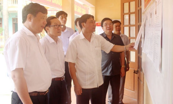 Phó Bí thư Thường trực Tỉnh ủy Nguyễn Hữu Quất kiểm tra công tác chuẩn bị bầu cử tại huyện Yên Phong