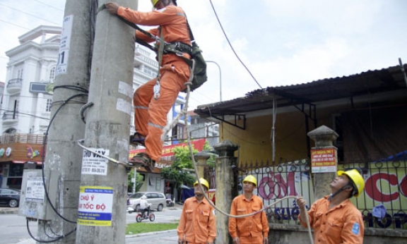Kéo cáp viễn thông gây sự cố mất điện tại thành phố Bắc Ninh