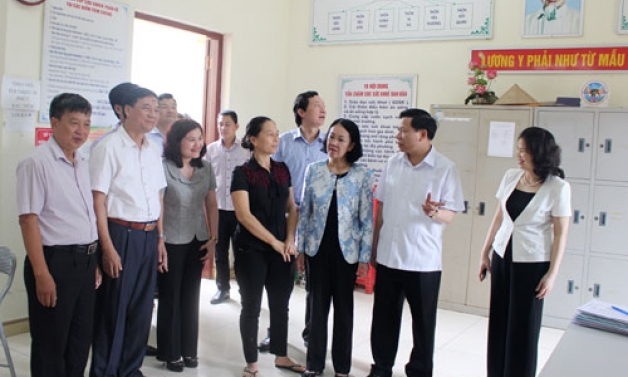 Trưởng Ban Dân vận Trung ương Trương Thị Mai làm việc với Ban Dân vận Tỉnh ủy và thị xã Từ Sơn