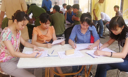Gần 400 người đăng ký tham gia hiến máu tình nguyện