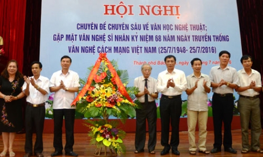 Hội nghị chuyên đề văn học nghệ thuật khu vực sông Hồng-sông Cầu