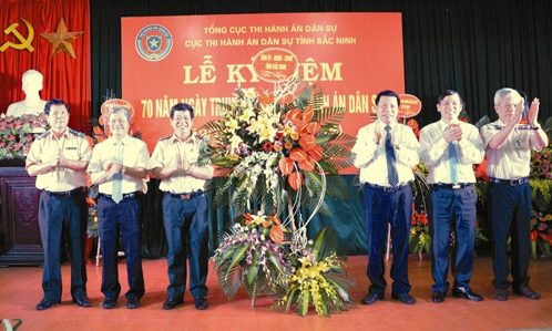 Kỷ niệm 70 năm Ngày truyền thống Thi hành án dân sự 