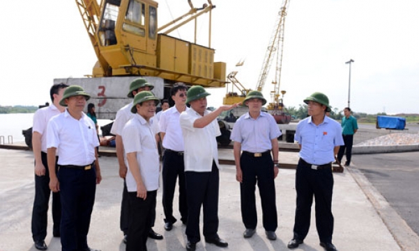 Chủ tịch UBND tỉnh Nguyễn Tử Quỳnh kiểm tra tiến độ xây dựng Cảng bốc xếp hàng hóa Dabaco