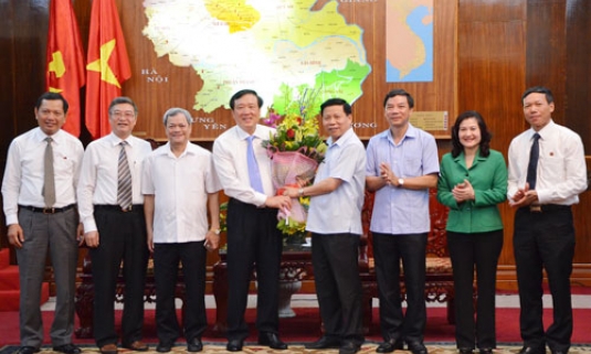 Đồng chí Nguyễn Hòa Bình, Bí thư Trung ương Đảng, Chánh án Tòa án nhân dân tối cao thăm và làm việc tại Bắc Ninh