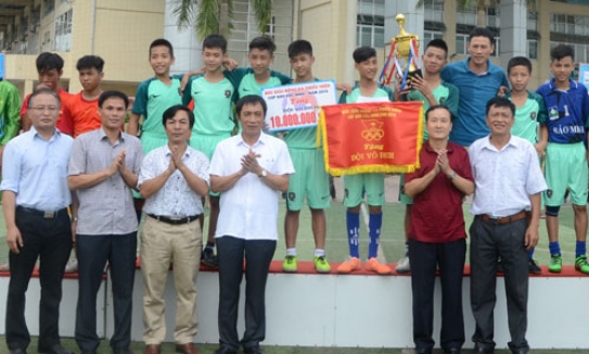 Giải bóng đá thiếu niên Cúp Báo Bắc Ninh: Quế Võ đoạt Cúp Vô địch