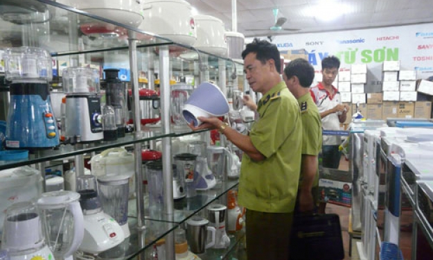 Phát hiện, xử lý gần 730 vụ vi phạm trong lĩnh vực thương mại