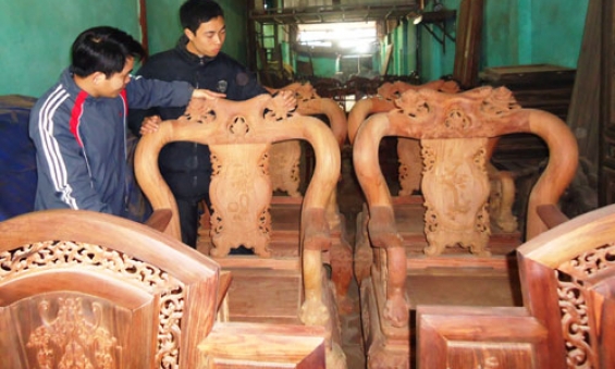 Sản phẩm gỗ mỹ nghệ lại khó tiêu thụ