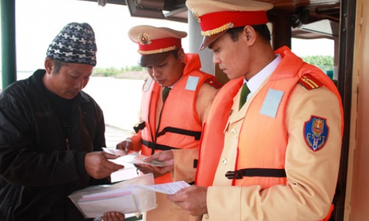 Giữ vững bình yên sông nước