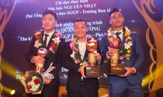 Thành Lương đoạt Quả Bóng Vàng Việt Nam năm 2016