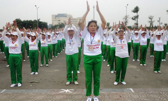 2.000 Người Cao tuổi đồng diễn thể dục dưỡng sinh 