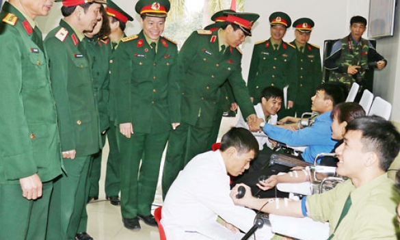 Trường Sĩ quan Chính trị ra quân tháng thanh niên và phát động phong trào hiến máu tình nguyện