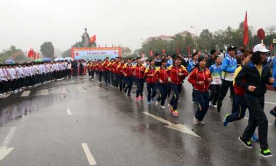 Tranh tài trên những chặng đường đua