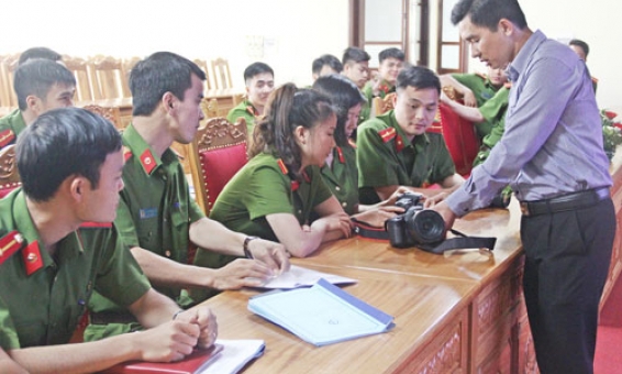 Tập huấn công tác thông tin, tuyên truyền