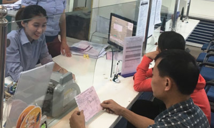 Thu tiền điện qua hệ thống ngân hàng-Khách hàng và ngành điện đều thuận lợi