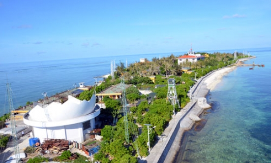Trường Sa hiên ngang nơi đầu sóng