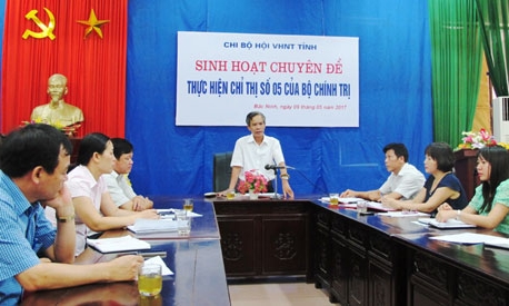 Chi bộ Hội VHNT tỉnh sinh hoạt chuyên đề thực hiện Chỉ thị 05-CT/TW