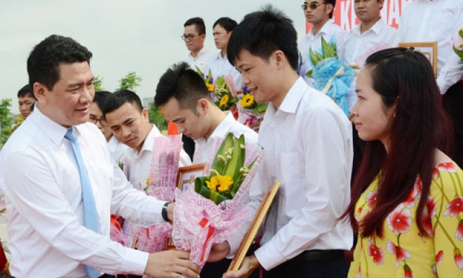 Xây dựng tổ chức Đảng trong sạch vững mạnh, đồng hành cùng doanh nghiệp thực hiện thắng lợi nhiệm vụ sản xuất kinh doanh