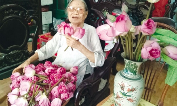 Người làm trà sen qua hai thế kỷ