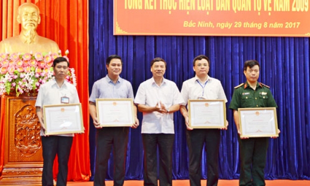 Tổng kết thực hiện Luật Dân quân, tự vệ năm 2009