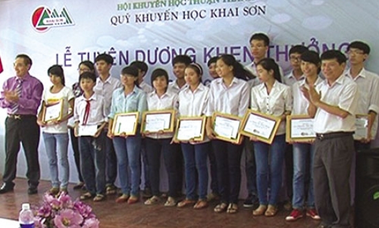 Công tác khuyến học, khuyến tài, xây dựng xã hội học tập ở Thuận Thành	