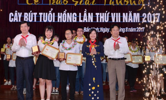 Học sinh Bắc Ninh đạt giải B “Cây bút tuổi hồng” lần thứ VII