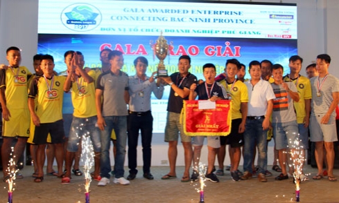 Phú Giang vô địch giải bóng đá Kết nối doanh nghiệp Bắc Ninh 2017