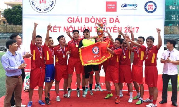 Khóa 1989 vô địch giải bóng đá Kết nối Hàn Thuyên 2017