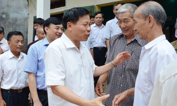 Bí thư Tỉnh ủy Nguyễn Nhân Chiến dự sinh hoạt Chi bộ tại cơ sở