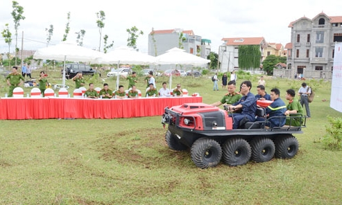 Chương trình huấn luyện sử dụng xe phòng cháy chữa cháy và cứu nạn cứu hộ lưỡng cư