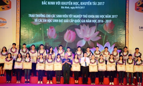 64 thí sinh vào đội tuyển thi học sinh giỏi Quốc gia 2018