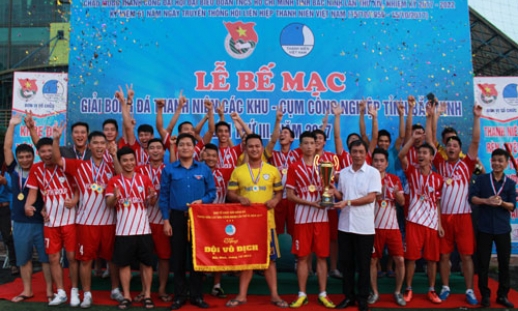 Bế mạc Giải Bóng đá Thanh niên các khu-cụm công nghiệp tỉnh Bắc Ninh lần thứ III