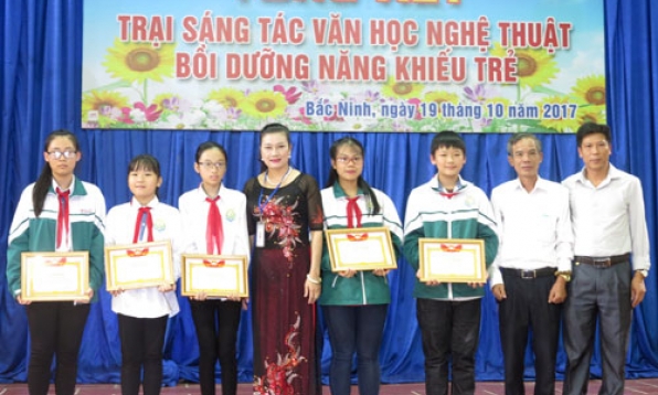 Tổng kết trại sáng tác văn học nghệ thuật bồi dưỡng năng khiếu trẻ