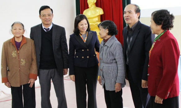 Chủ tịch HĐND tỉnh Nguyễn Hương Giang tiếp xúc cử tri phường Vệ An, thành phố Bắc Ninh