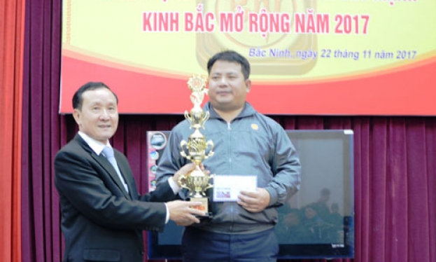 Kỳ thủ Tôn Thất Nhật Tân giành cúp vô địch giải vô địch cờ tướng các đấu thủ mạnh- Kinh Bắc mở rộng 2017