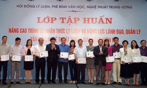 Hơn 200 học viên dự lớp tập huấn lý luận, phê bình văn học, nghệ thuật